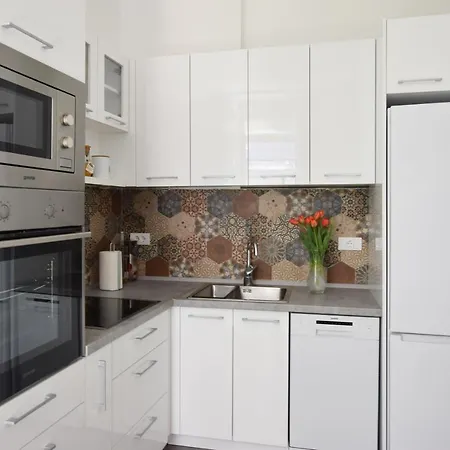 Crown - Your Comfortable